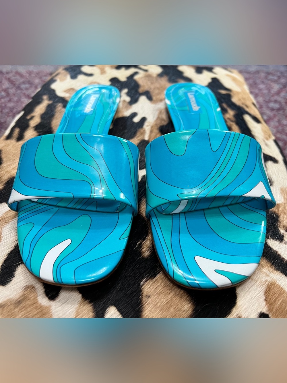 Larroude ~ Ivy Flat Mules Turquoise Aqcua wave print in Patent Leather NWT